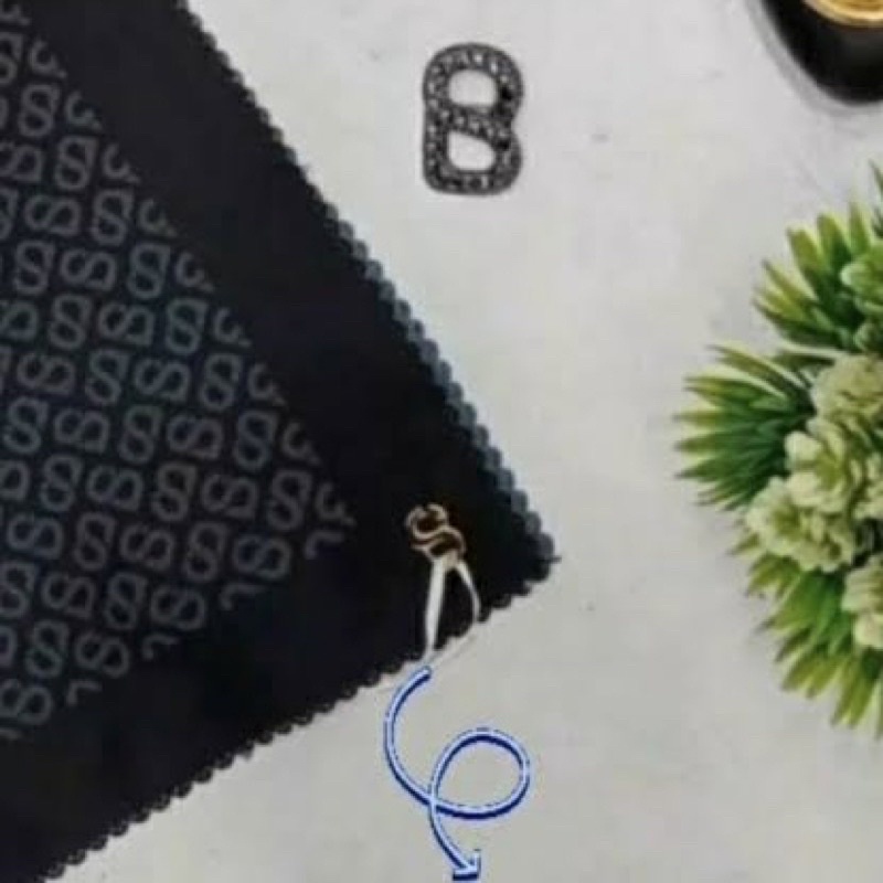 [PRELOVED] Buttonscarves Tapis Square Black Hitam Rare Item Best Seller BS Logo Monogram B