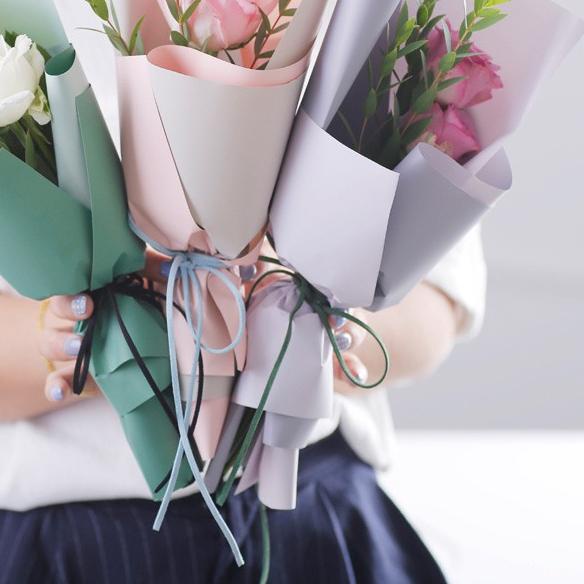 

☁ KERTAS BUNGA OY (1 PACK = 20 LEMBAR) FLOWER WRAPPING PAPER KERTAS PEMBUNGKUS BUKET BUNGA WATERPROOF ➯