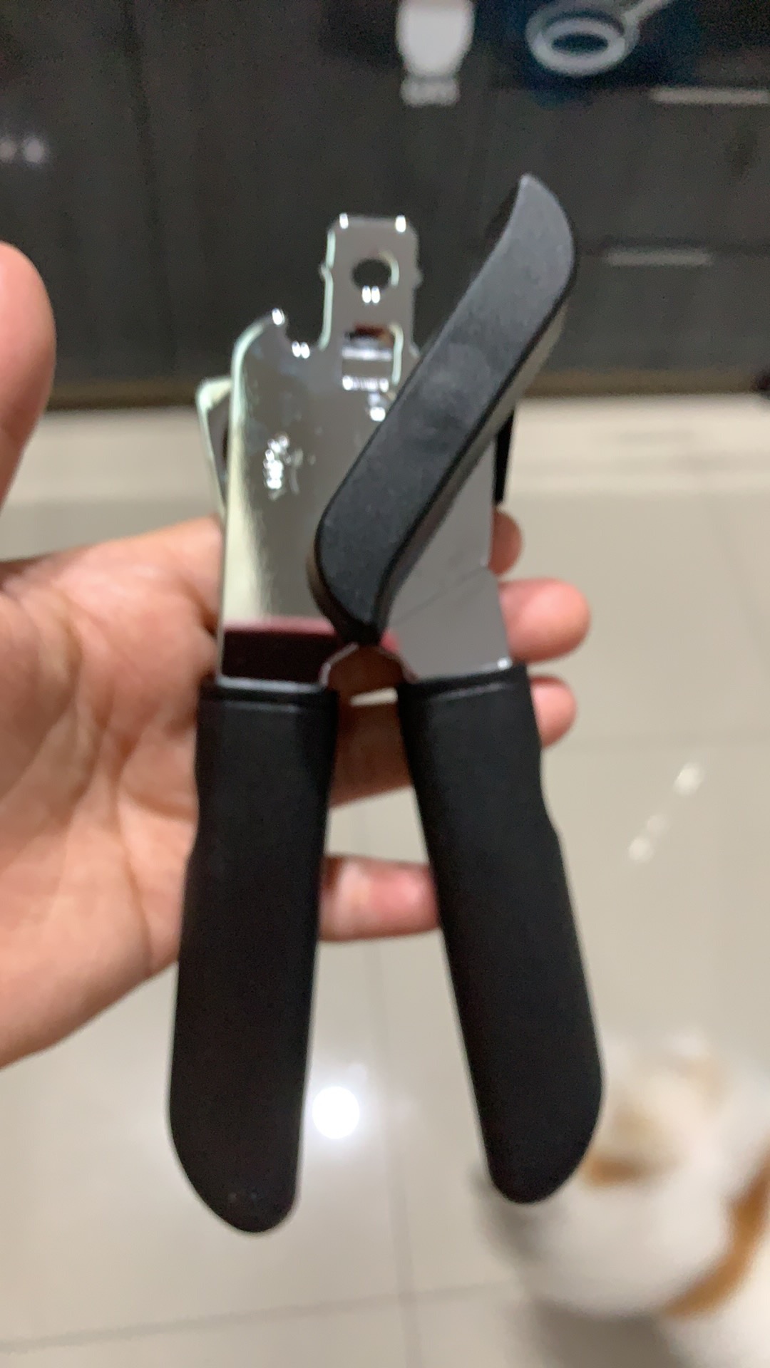 Nugen Pembuka Kaleng