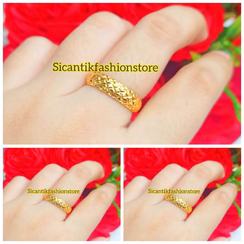 Cincin Titanium Wanita Gold Polos Anti karat Tidak luntur Cincin Wanita Kekinian Mewah Berkualitas