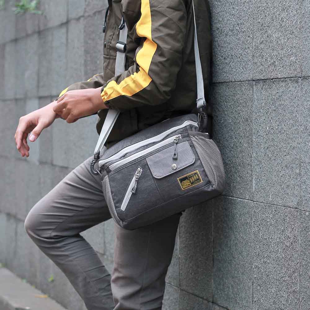 Tas Kamera DSLR Mirrorless Selempang Besar - Tas Kerja Messenger Slingbag Pria U114