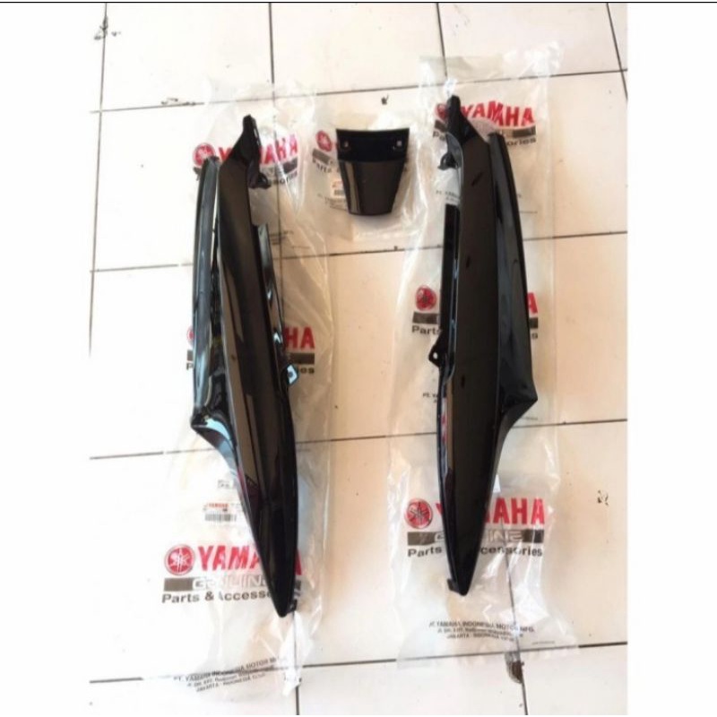 BODY BELAKANG KANAN KIRI MIO SPORTY DAN COVER TAIL HITAM ORI YGP