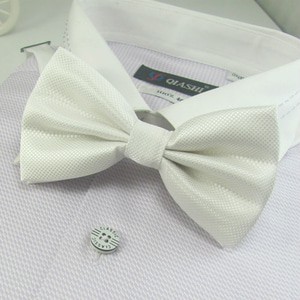 Dasi Kupu Kupu / Bowtie Elegance Motif Bintik Hitam