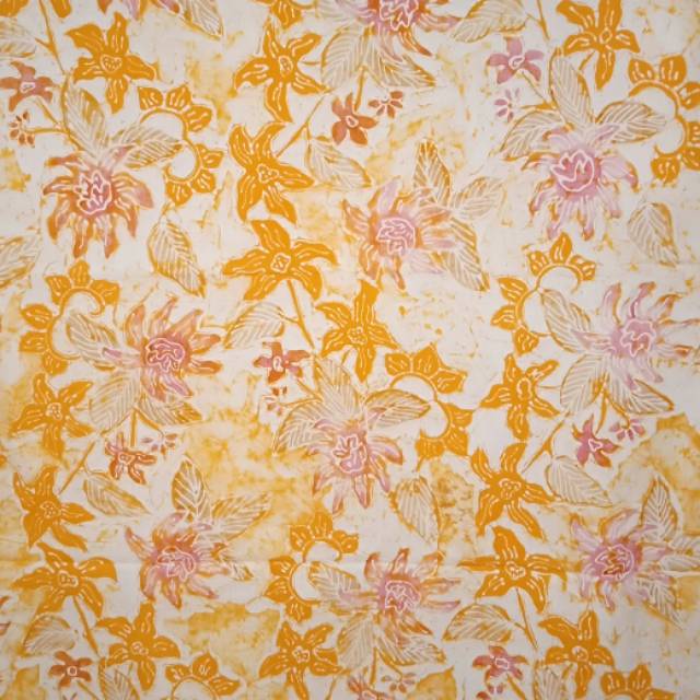 Kain batik full tulis hand made. Warna naptol. Motif dedaunan.