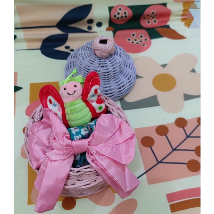 

HAMPERS Baby Perempuan, Rotan Cupcake/Paket Hadiah