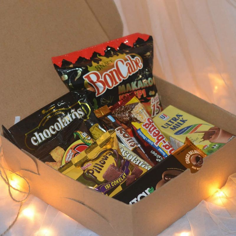 

Snack box / Hampers / Birthday box / Gift box [Free greeting card]