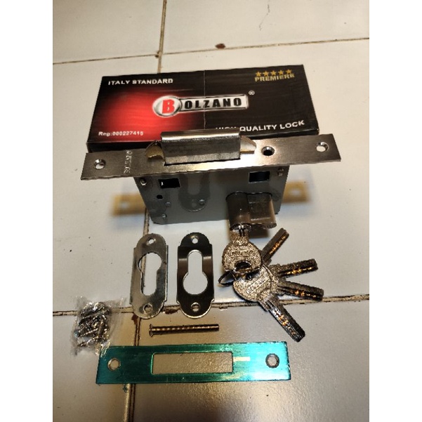 kunci pintu geser kayu /body kunci pintu geser