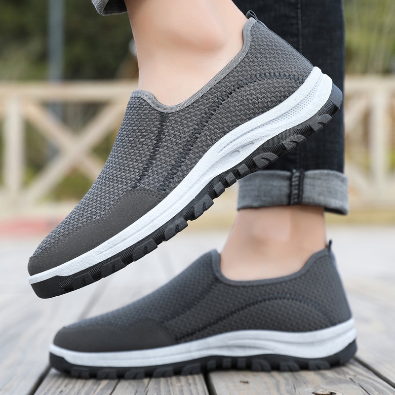 Mainland Sepatu Slip On Pria Casual Sneakers Olahraga Outdoor MC603