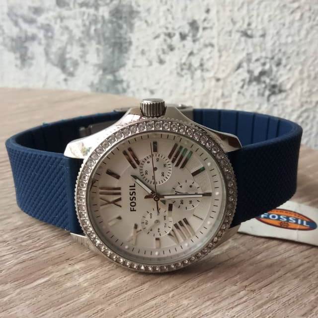 Preloved Women/Ladies Watch Fossil Rubber Blue Jam Tangan Wanita biru karet original