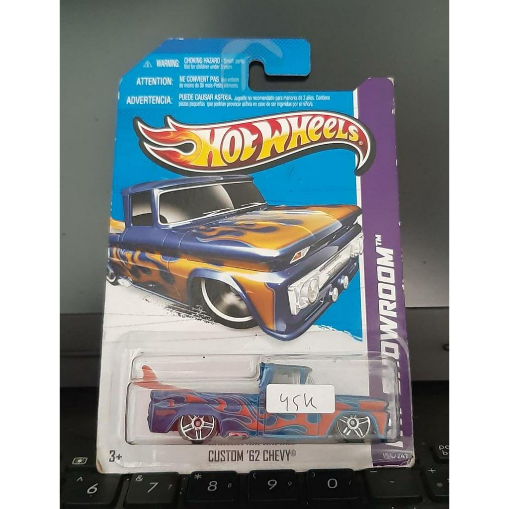 Hotwheels Custom 62 Chevy HW Showroom V5458