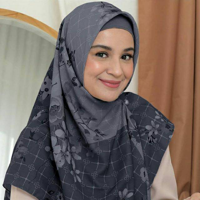 Shireen scarf by shireen sungkar