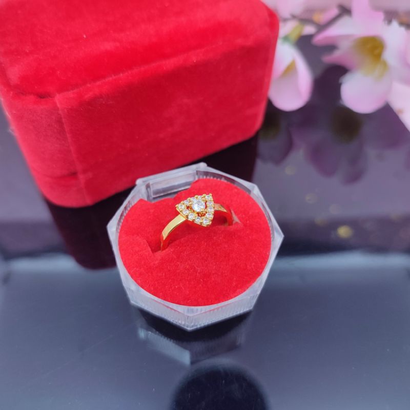 Cincin segitiga permata Yaxiya anti karat