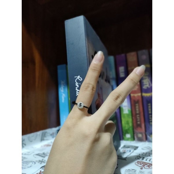 Cincin Angka Inisial Bulat Glow In The Dark Tali tipis Waterproof