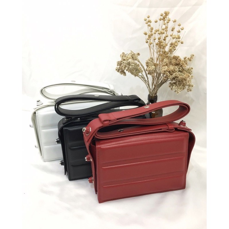 Tas Wanita CK Eyelet-Embellished Top Handle Bag