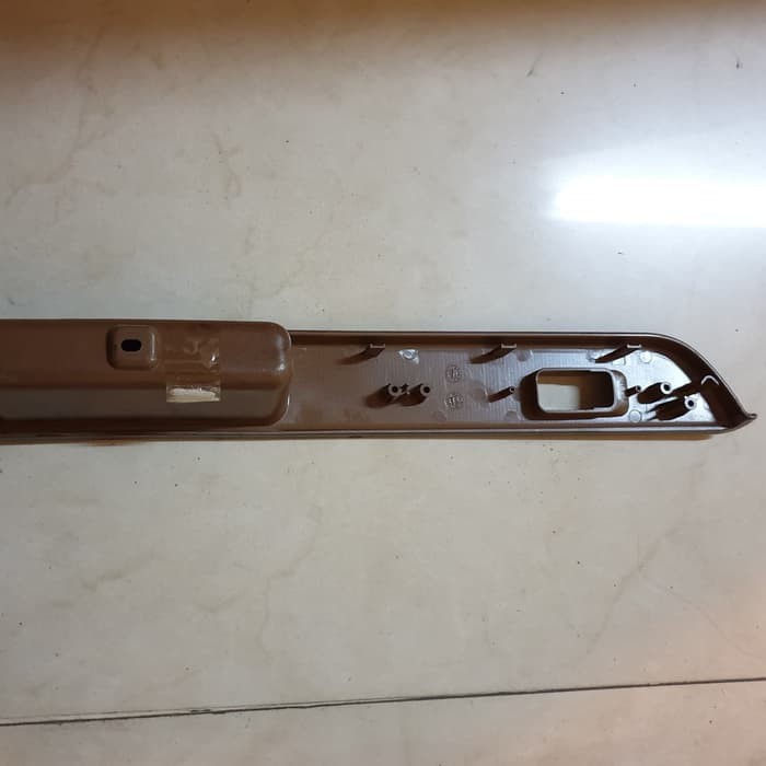 Cover Power Window Panel Wood Belakang Kiri Asli Mitsubishi Kuda