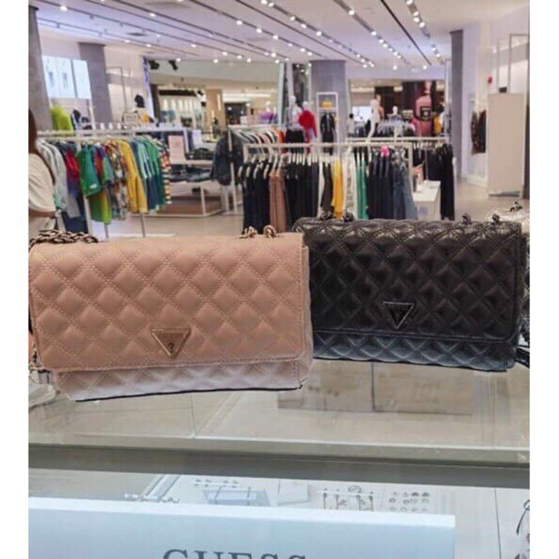 GUES* GLOSSY SOULDER BAG