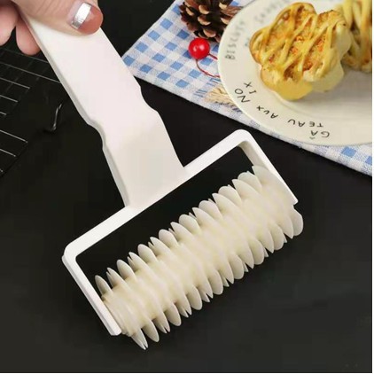 

Lattice Roller / Bread Pie Pizza Roller Cutter / Motif Roti 12cm
