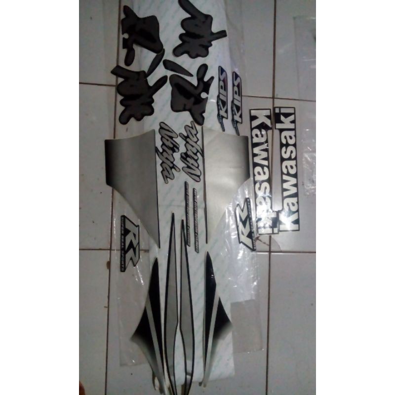 striping stiker ninja rr old
