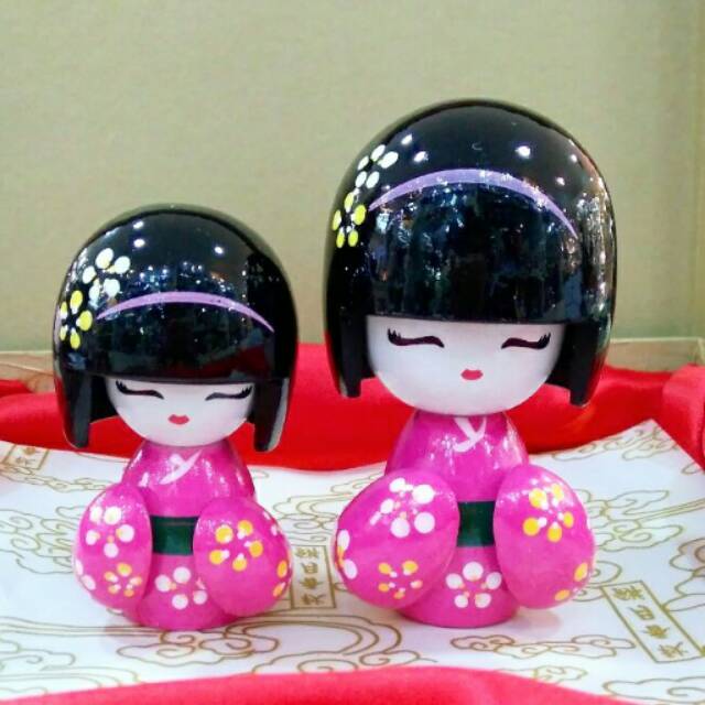 Kokeshi doll /boneka jepang /boneka kayu /pajangan jepang /hiasan /souvenir /gift /hadiah /kado