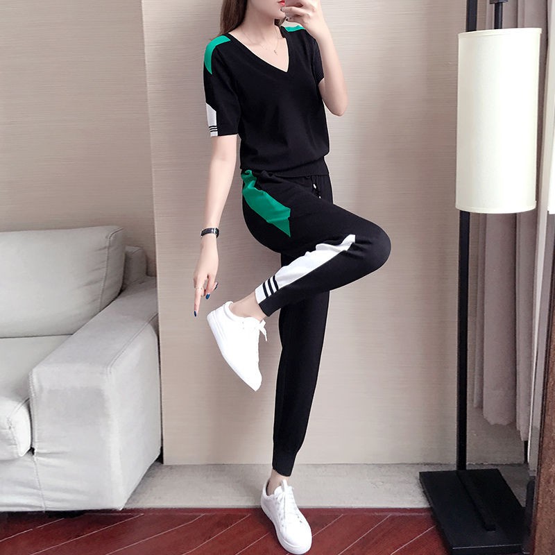 Setelan Olahraga Wanita  Kaos  Round Neck Lengan Pendek 