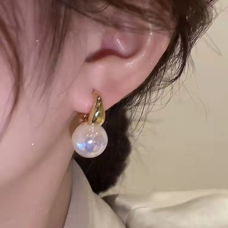 Anting Hoop Mutiara Warna Emas Untuk Wanita