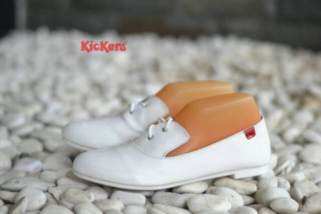 SEPATU WANITA MODIS PEREMPUAN VERSI KOREA BARU DARI GAYA HARAJUKU SISWA JAMAN NOW KETS BEIBER HITS12