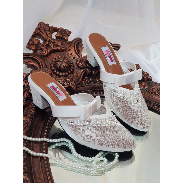 Selop Wanita Wedding Brukat Akad Putih Gladys Flat atau Heels