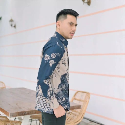 Kemeja Batik Cendrawasih