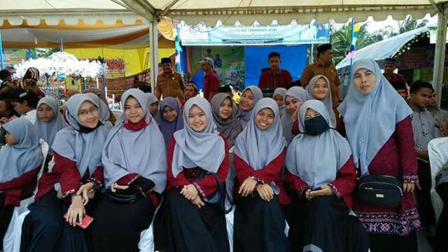 Batik Blouse Wanita Motif Elegant Untuk Kantor Kekinian