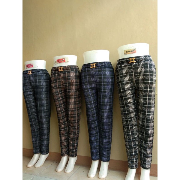 Celana Pensil Motif Kotak Scuba