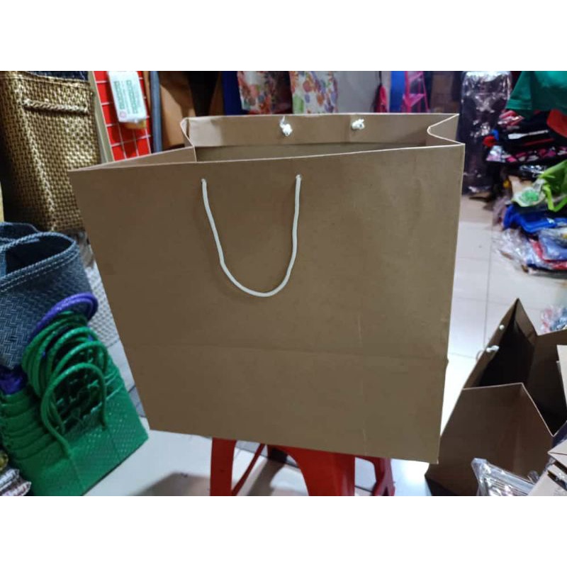 

Paper bag jumbo bisa buat tas dan box makan 30 terlaris dan termurah isi 12pcs