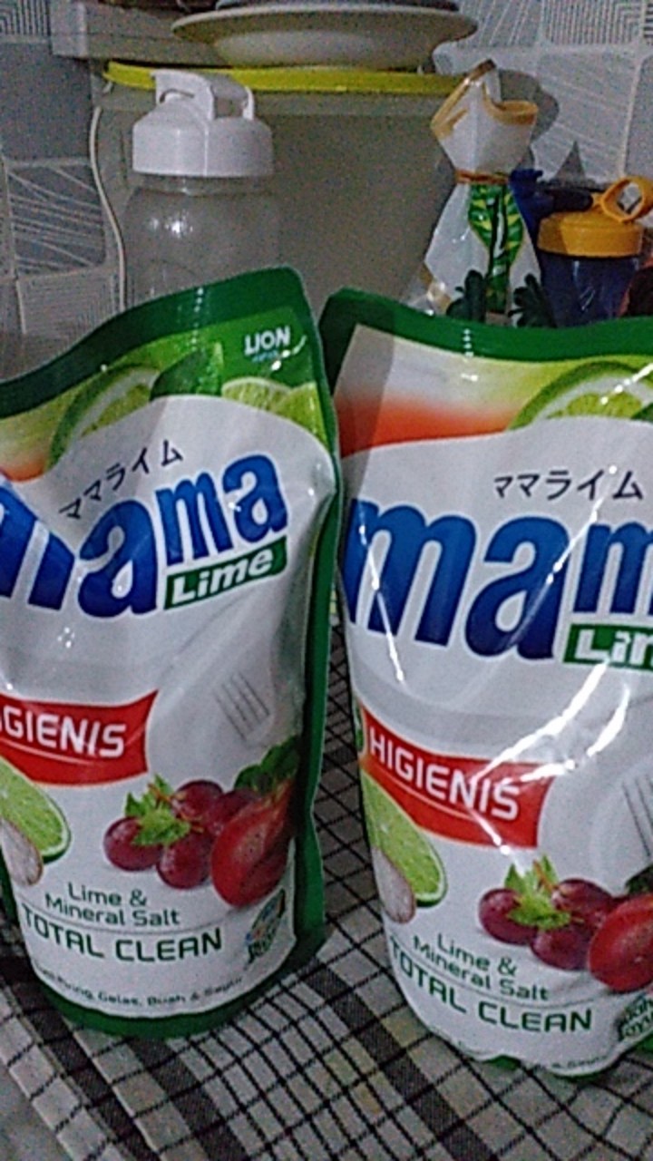 Mama Lemon Mama Lime Cairan Pencuci Piring Mamalemon Mamalime 780ml 780 Ml