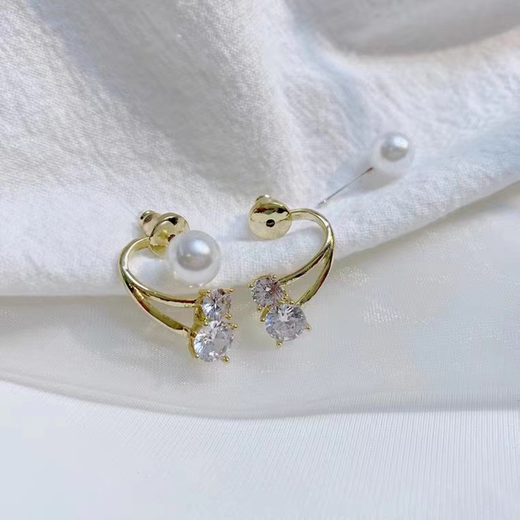 Anting Stud Kristal Mutiara Berlian Imitasi Model Ekor Ikan Bunga Menjuntai Gaya Korea Minimalis Untuk Wanita