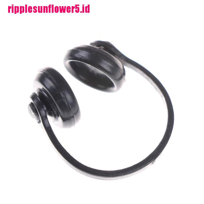 Miniatur Headphone Earphone Warna Hitam Untuk Rumah Boneka 1 / 12