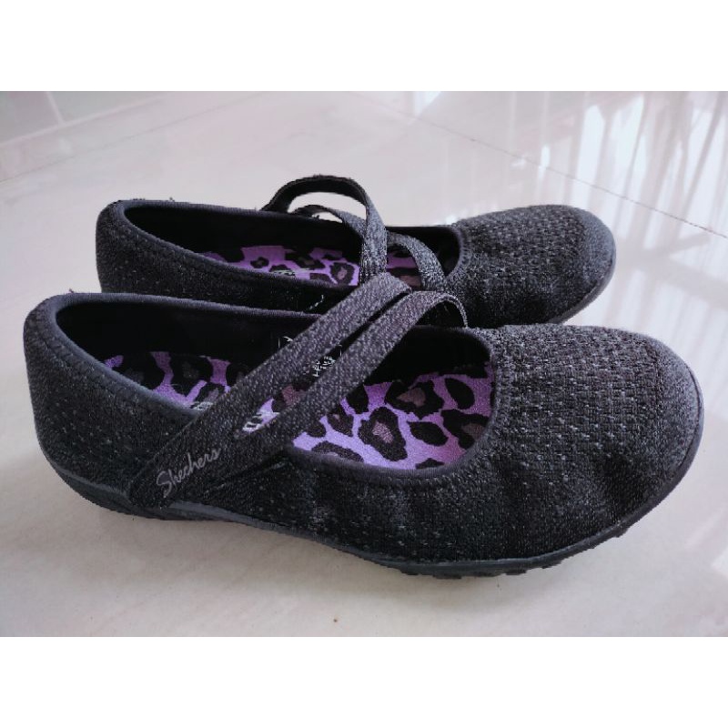 Sepatu Skechers relaxed fit preloved