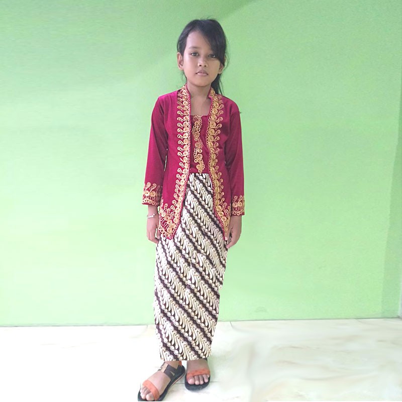 Setelan Kebaya Bludru Anak Bordir