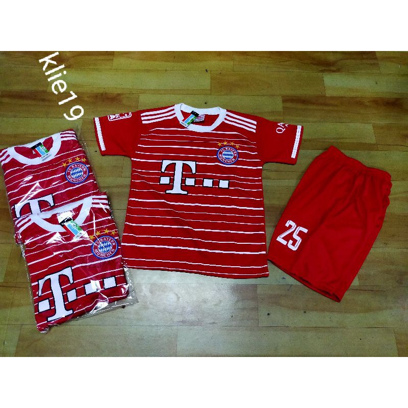 SETELAN BOLA ANAK BYER MUNCHEN BARU USIA 6-8THN