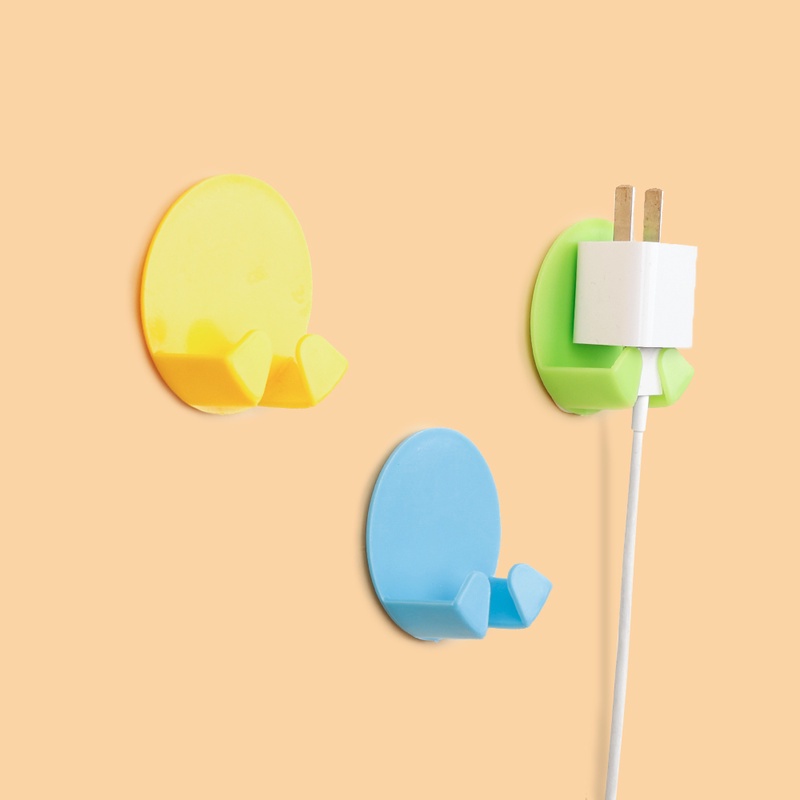 2 Pcs Kait Holder Penyimpanan Power Plug Soket Charger Ponsel Warna Acak Hemat Ruang Untuk Dapur