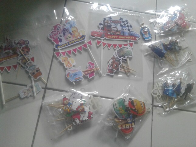 Topper Kue Karakter  Thomas Tayo Spiderman Cars/ Hiasan Kue Karton/ Hiasan Kue Tusuk