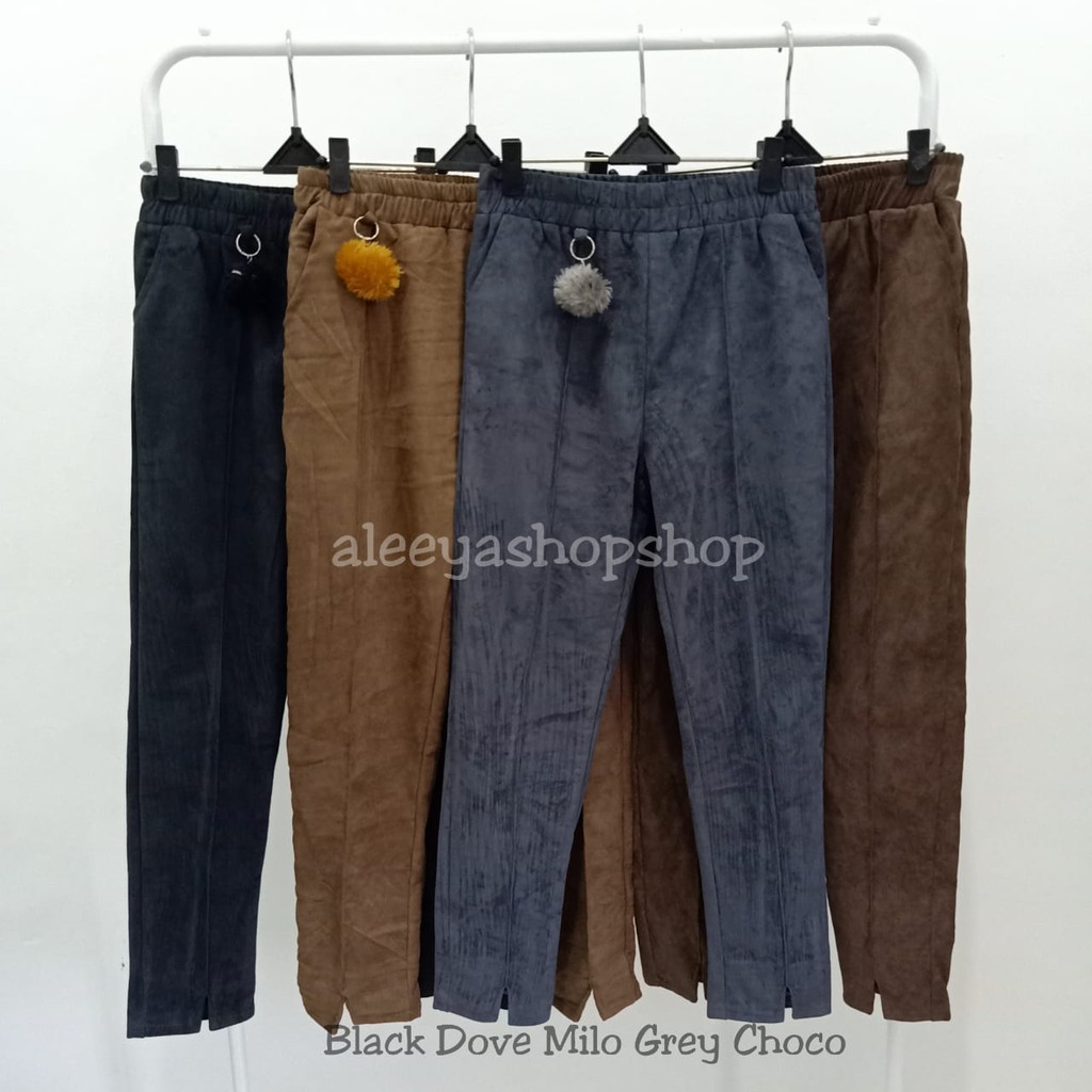 Celana Suede Pom Pom/  Luny Suede Pants