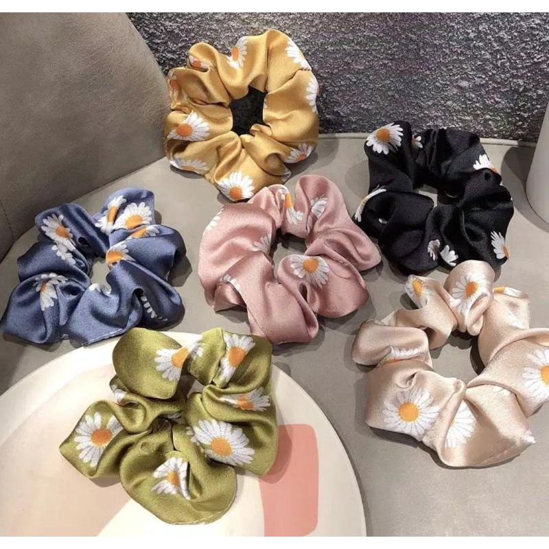 Scrunchie Korea Motif Bunga Daisy Ikat Rambut Scrunchies