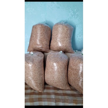

Beras Merah Organik untuk diet, tekstur lembut.
