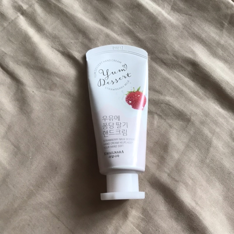 Kwailnara Yum Dessert Hand Cream Strawberry Milk