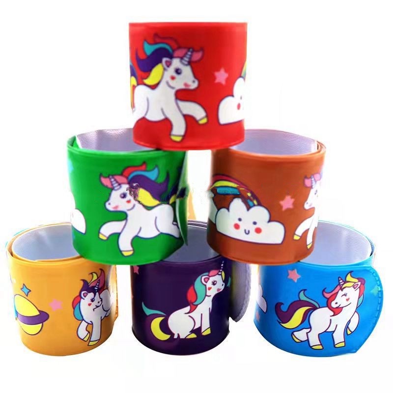 10pcs / Set Mainan Gelang Slap Band Tema Unicorn Warna Pelangi Untuk Dekorasi Pesta Ulang Tahun Anak