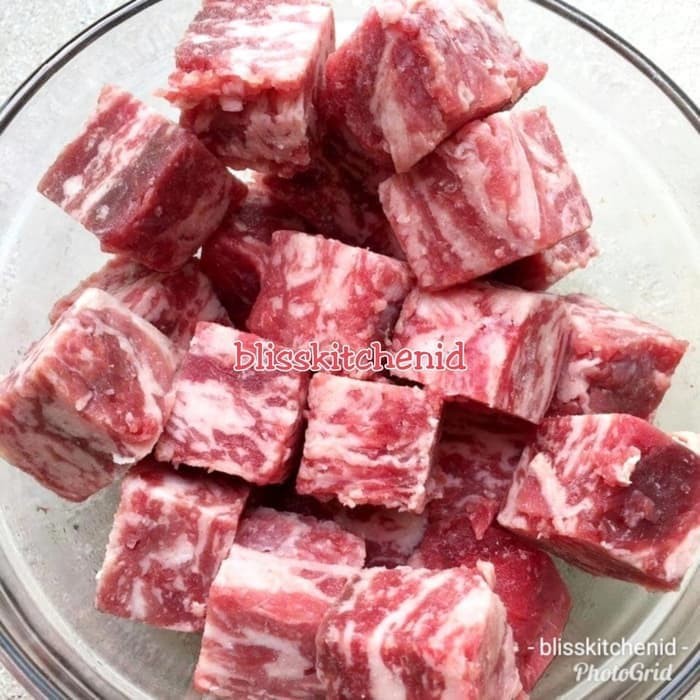 

Saikoro Beef Wagyu CL Cubes Steak 3cmx3cm pack 250gr