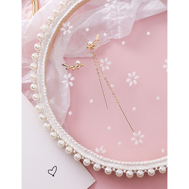 LRC Anting Tusuk Fashion Golden Asymmetric Antler Pearl Earrings D71066