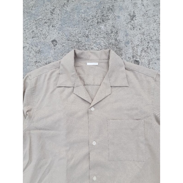 Gu uniqlo kemeja open collar shirt second bekas
