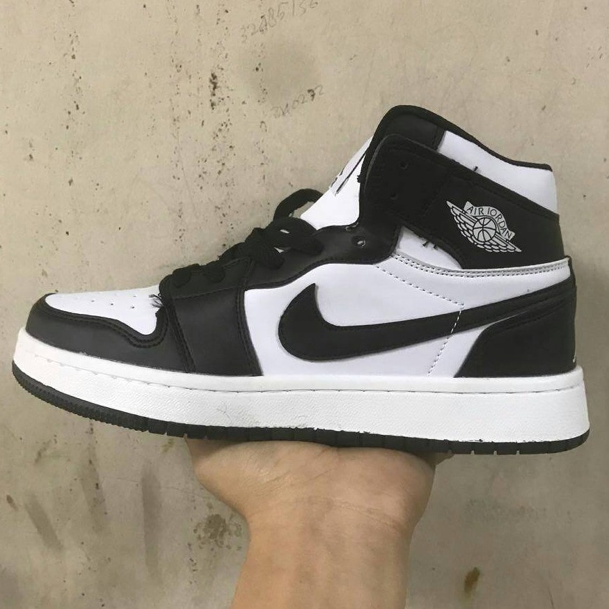 nike air jordans black and white