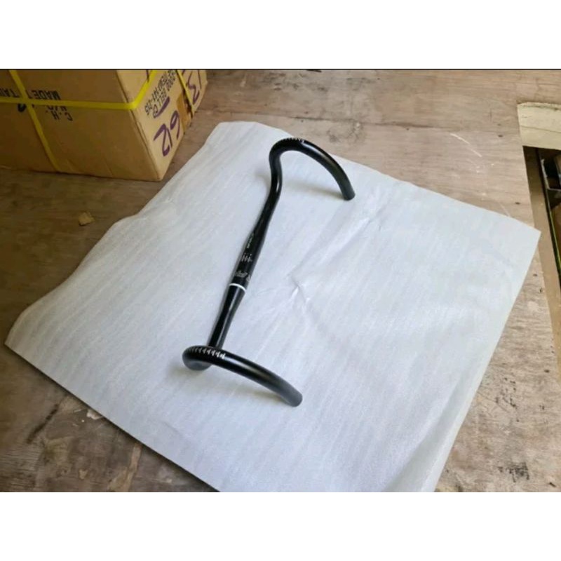 Stang Balap Merk Avenir Original Lebar 440mm Alloy Dropbar 440 mm Handlebar 44cm Material Alumunium 44 cm Center to Center For Untuk Roadbike Road Bike