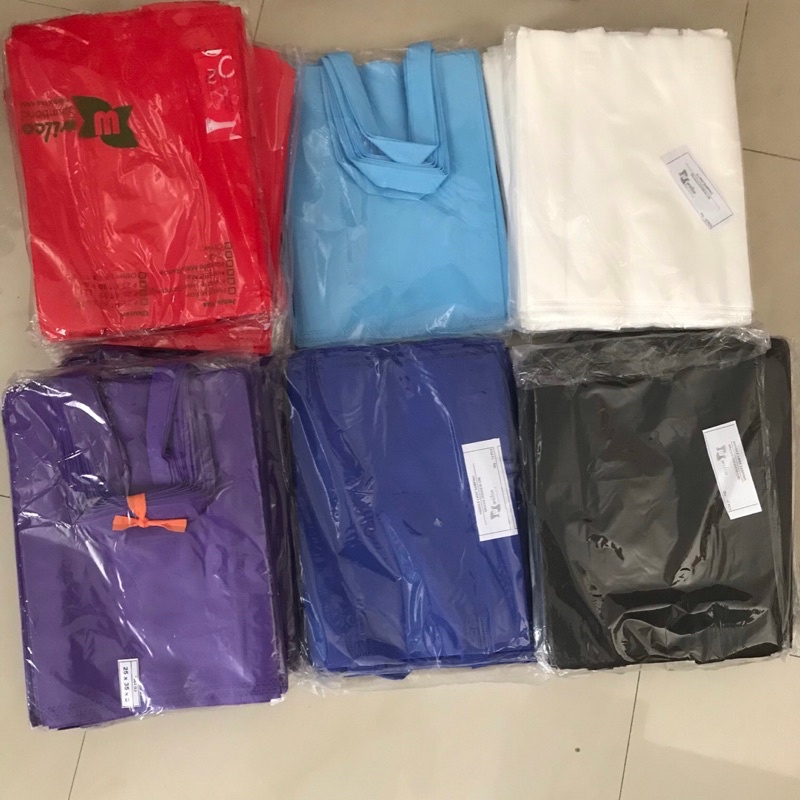 

TAS SOUVENIR SPUNBOND POLOS TAS KADO LUSINAN MURAH 25x35x10